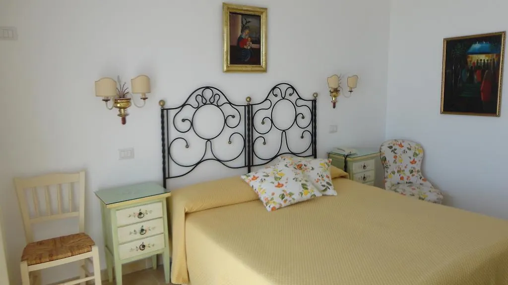Hotel Villa Mora Giardini Naxos 2*,