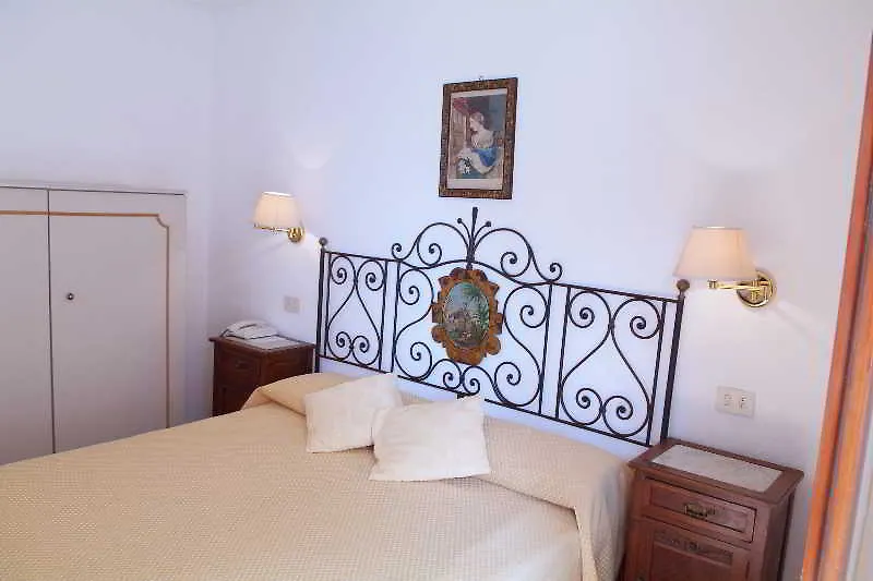 Hotel Villa Mora Giardini Naxos 2*,