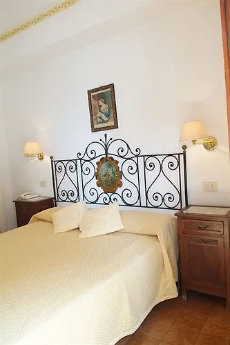 Hotel Villa Mora Giardini Naxos 2*,